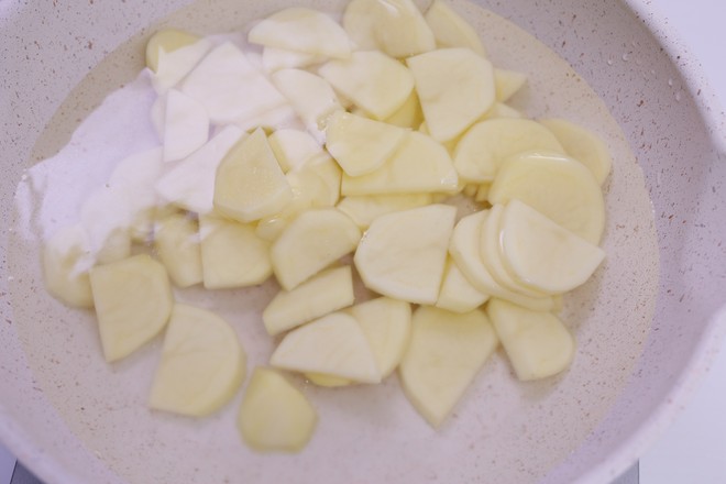 家常炒土豆片的简单做法