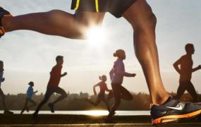 怎样跑步不伤膝盖,怎样防止跑步时膝盖受伤？