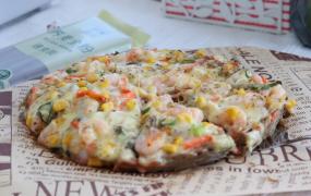 超多料的金枪鱼虾仁面条披萨，快手又好吃做法大全