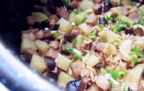 腊肉土豆焖饭做法大全