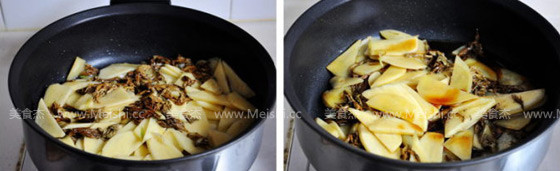 扫把菇烧土豆片的简单做法