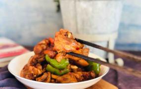火锅鸡的家常做法，香辣过瘾简单易做，配米饭太下饭啦做法大全