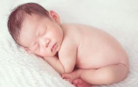 新生儿脐带护理要注意什么