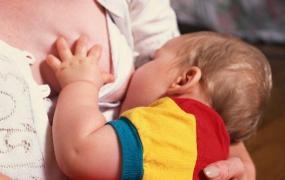 新生儿母乳喂养方法 母乳喂养的好处