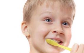 儿童刷牙时牙龈出血是怎么回事