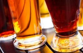 经常饮用啤酒能保持人体骨骼强健 啤酒的种类知多少