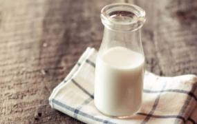 六种如同服毒的喝奶方式 牛奶适合的8类人群