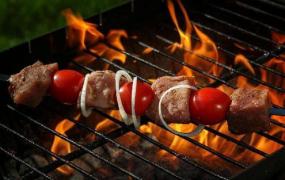 吃烧烤有哪些危害 夏季吃烧烤注意事项 怎么吃烧烤才健康