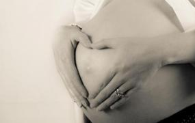 双胞胎孕妇 注意补充铁和钙质