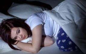 女性失眠怎么办 哪些行为会加重失眠 寻求并消除失眠的原因