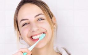 错误刷牙方法反而会伤牙 刷牙的正确方法