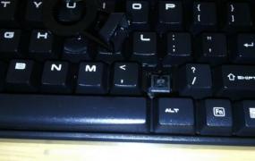 键盘的肮脏程度呈几何级增加 解决键盘上的细菌妙招