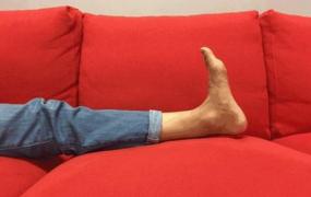 手脚脱皮的原因 八种方法预防脚脱皮