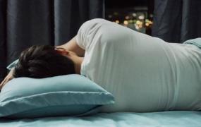 周末补眠要小心的危害 睡懒觉可影响肌肉的兴奋性