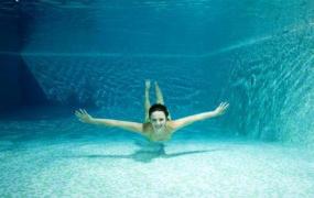 游泳时掌握水感是效率的关键 掌握技巧省力又保健