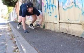 澳大利亚流行像猩猩一样跑步健身
