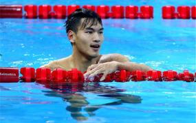 世界上100米游泳最快的人 中国运动员徐嘉余（有五枚金牌）