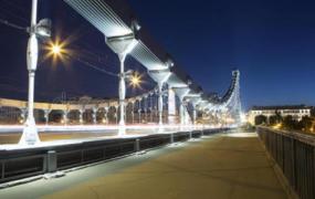 世界十大可移动桥梁排名:第一能在5分钟内展开86度