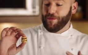 世界上最小的汉堡包:一口能吃下一百个(仅拇指大小)