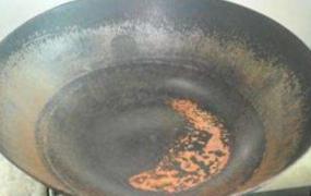 铁锅生锈怎么处理 铁锅生锈的处理办法