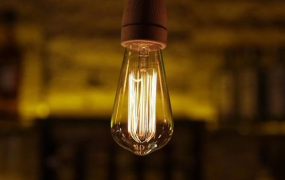 世界上寿命最长的灯泡:6号灯泡，照亮119年(碳丝制作)