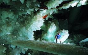 世界上最不可思议的洞穴 墨西哥的水晶洞穴（大量水晶）