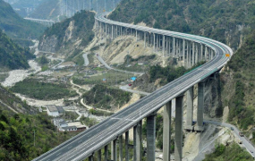 世界最长桥:行车需要2小时 跨越五个市(长164公里)