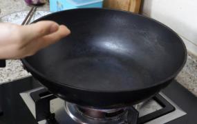 炒菜铁锅生锈怎么处理