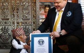 世界上最矮的人钱德拉0.546米，75岁患癌去世(终身未娶)