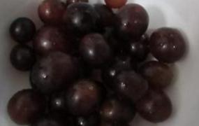 葡萄清水泡久了会变酸吗
