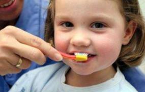 小孩能用成人牙膏吗
