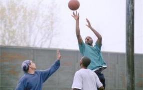 篮球投球时什么叫打手