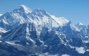 1960年登珠穆朗玛峰不被承认