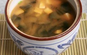 白菜豆腐裙带菜汤