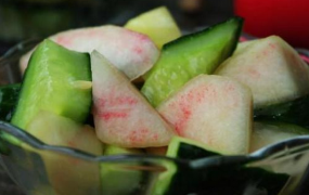 青瓜油桃沙拉的材料和做法步骤