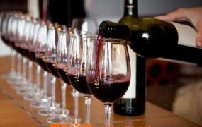 干红葡萄酒怎么喝 干红葡萄酒的喝法技巧