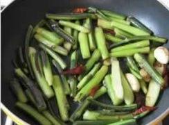 图解清炒红菜苔的做法步骤 红菜苔营养价值