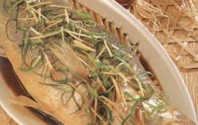 葱油桂鱼如何做好吃　葱油桂鱼的做法