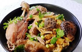 笋干焖鸭肉的做法