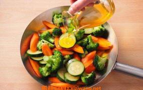 橄榄油炒菜注意事项 橄榄油炒菜方法