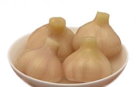 咸大蒜的功效与作用 吃咸大蒜的好处