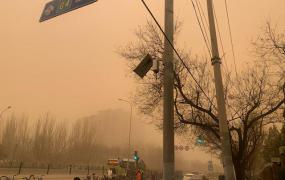 今天沙尘暴内蒙,蒙古国突发特大沙尘暴，9人死亡12人失踪，凌晨3点南下北京