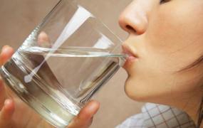 一天饮水量多少毫升,我们每天要喝多少水最好？