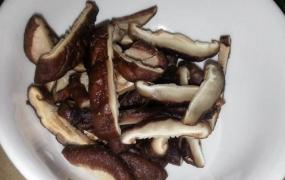蘑菇怎么做好吃,蘑菇有什么简单又好吃的新菜式？