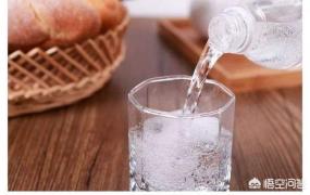 苏打水的危害,喝苏打水对身体有什么利弊？
