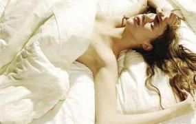 男女姿势最舒服图片,每天睡觉什么睡姿最舒服？