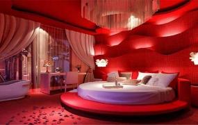 性感情侣床上姿势,情侣酒店的床，为什么是圆的？