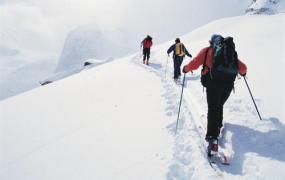 滑雪运动,登山滑雪是一种怎样的运动？