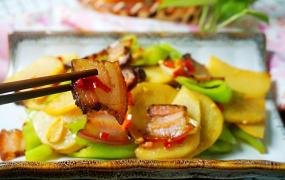 青椒炒腊肉的做法,青椒和腊肉一起如何制作更好吃？