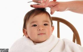 宝宝理发,婴儿多大可以理发，理发说什么？
